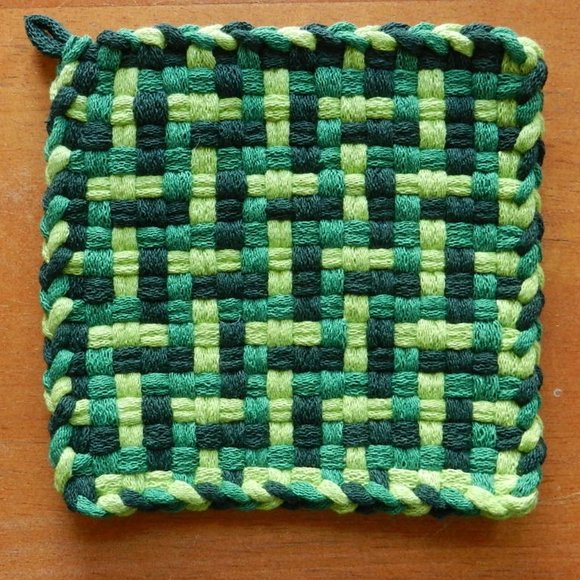 Set of 2 Handmade Artisan Woven Loomed Irish Spring Potholders Hot Pads Trivets - Picture 6 of 9